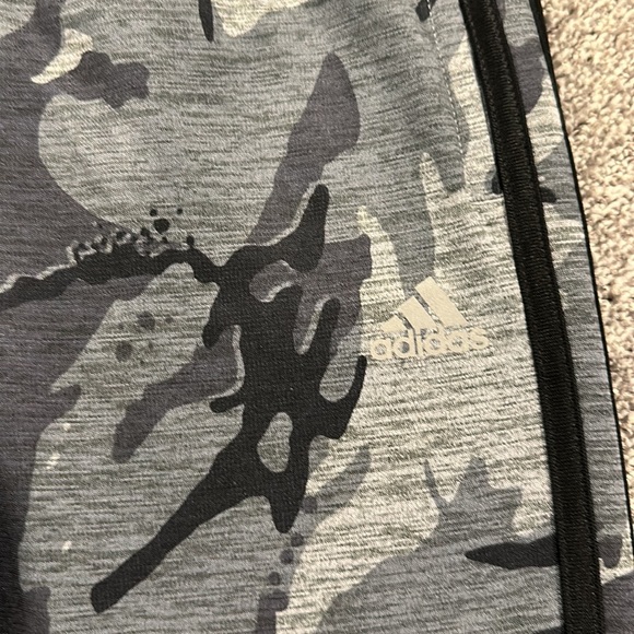 Adidas Focus Jogger Boys size 6 - Picture 3 of 6